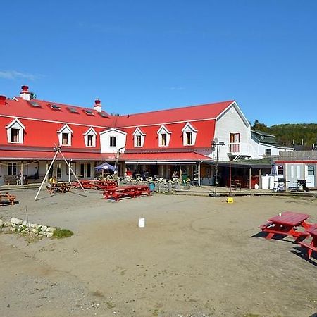 Auberge Jeunesse De タドゥサック エクステリア 写真