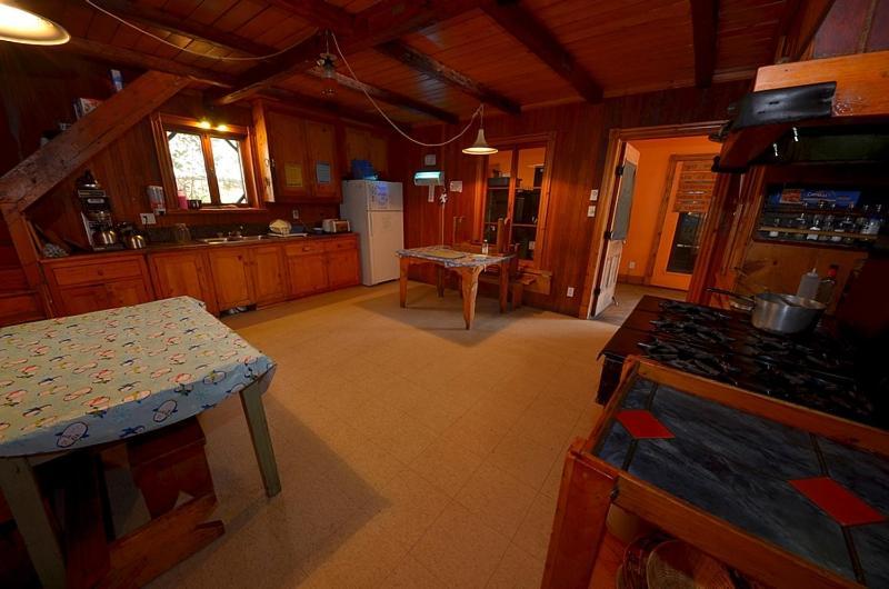 Auberge Jeunesse De タドゥサック エクステリア 写真